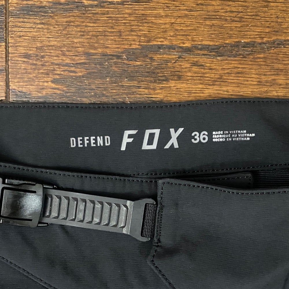 Fox Defend Riding Shorts - Picture 2 of 8
